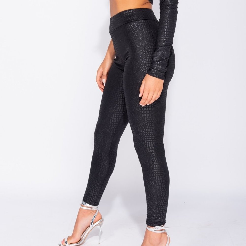 LAST 1! Black Crocodile Print High Waist Leggings - Picture 3 of 6